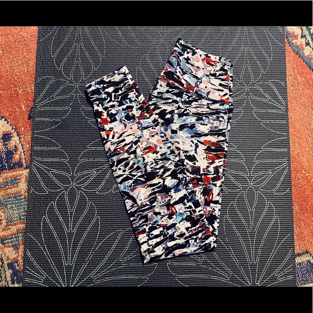 Lululemon High Waisted Tights size 6